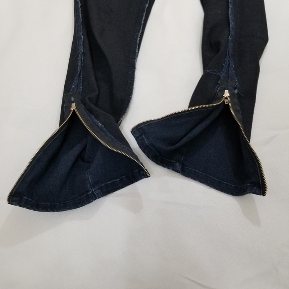 Just black size 29 Jean's with zipper on legs. - Picture 11 of 13